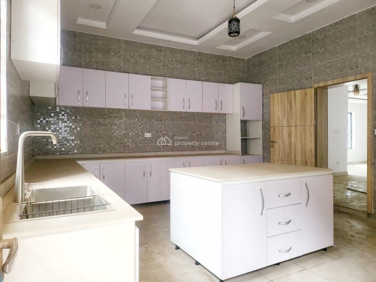 a Well Maintained Spacious 5 Bedroom Fully Detached Duplex, Gra Phase 2, Magodo, Lagos, Detached Duplex for Rent