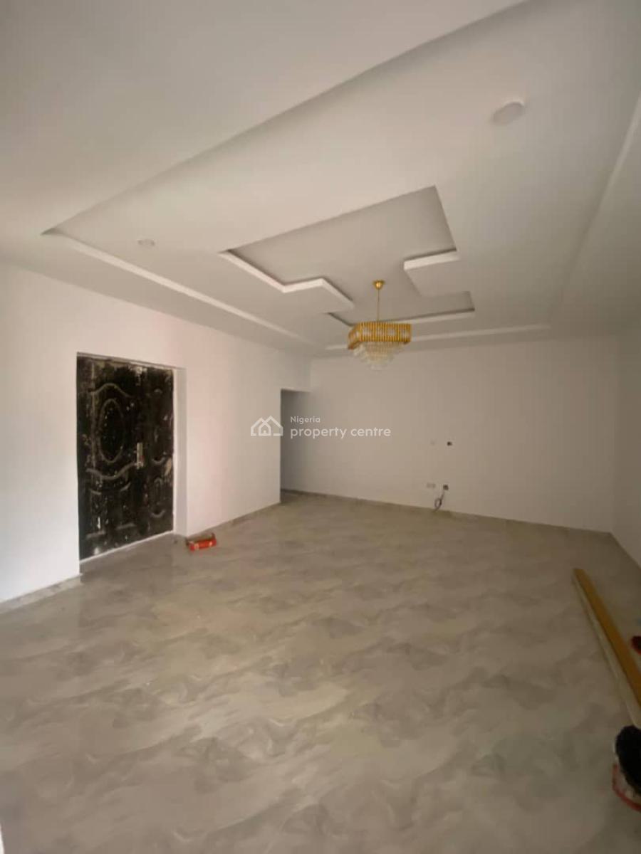 Massive 3bed Room Apartment, Estate Off Western Avenue Surulere Lagos, Surulere, Lagos, Flat / Apartment for Rent