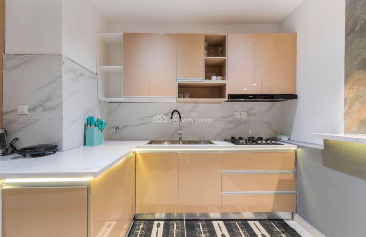 Beautiful 2 Bedroom Apartment, Lekki Phase 1, Lekki, Lagos, Flat / Apartment Short Let