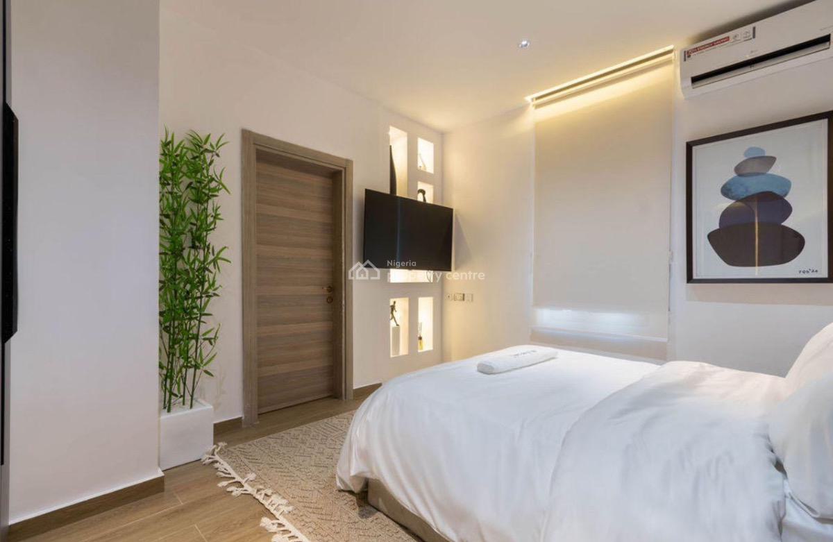 Beautiful 2 Bedroom Apartment, Lekki Phase 1, Lekki, Lagos, Flat / Apartment Short Let