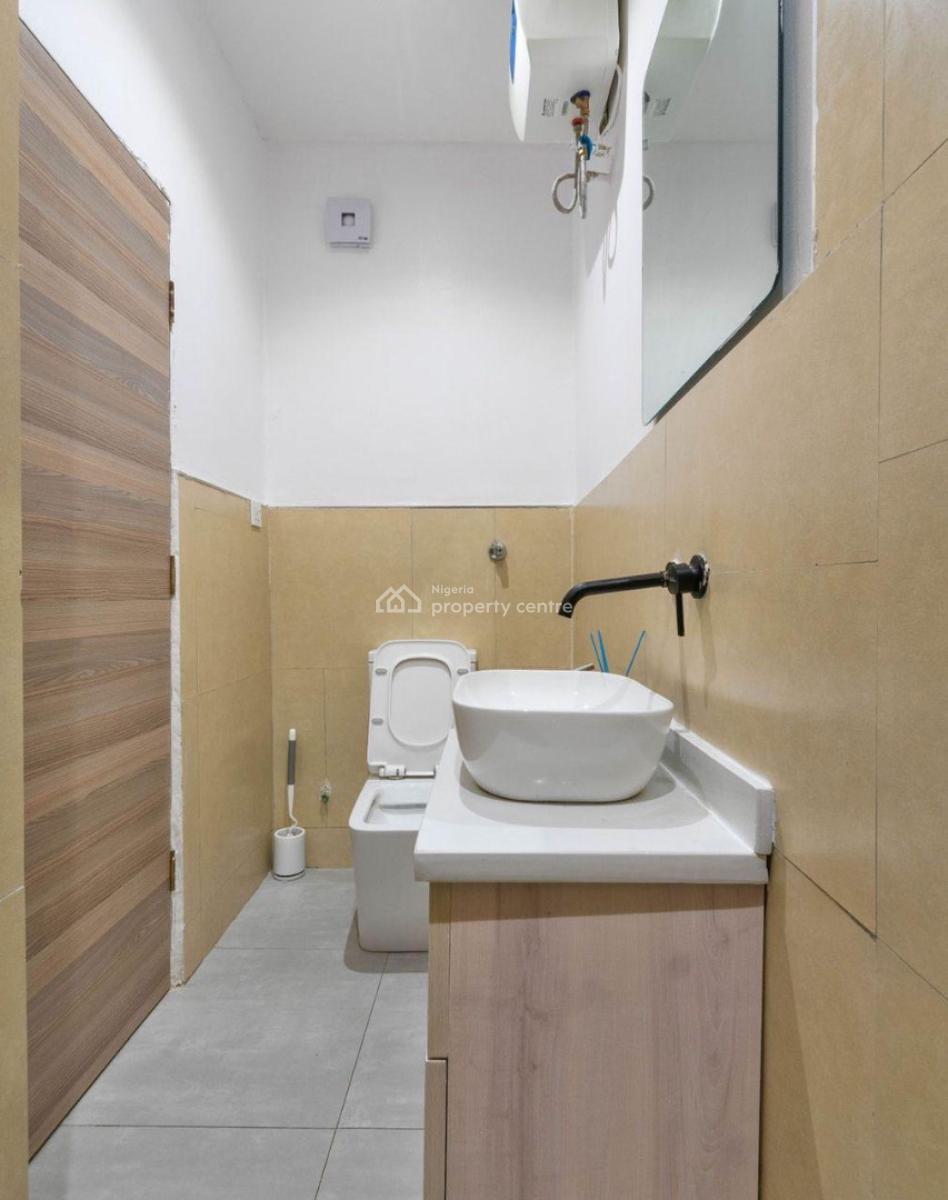 Beautiful 2 Bedroom Apartment, Lekki Phase 1, Lekki, Lagos, Flat / Apartment Short Let