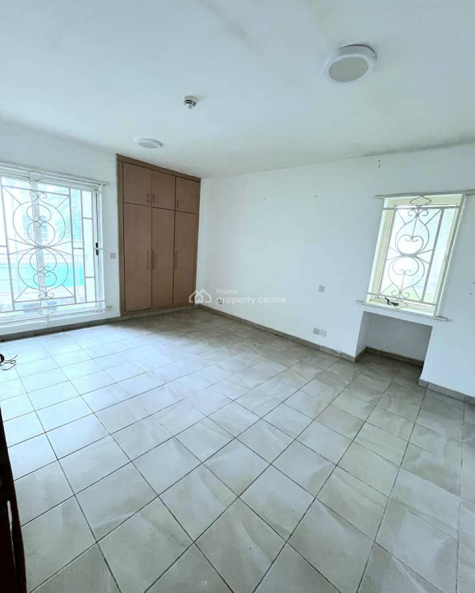 Spacious 3-bedroom Apartment, Lekki Right, Lekki Phase 1, Lekki, Lagos, Flat / Apartment for Sale