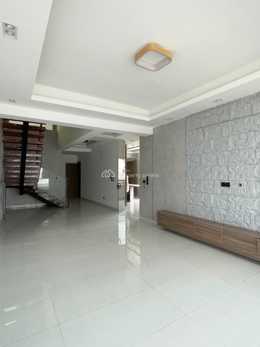 Upscale 4-bedroom Maisonette with Bq, Lekki Phase 1, Lekki, Lagos, Detached Duplex for Sale
