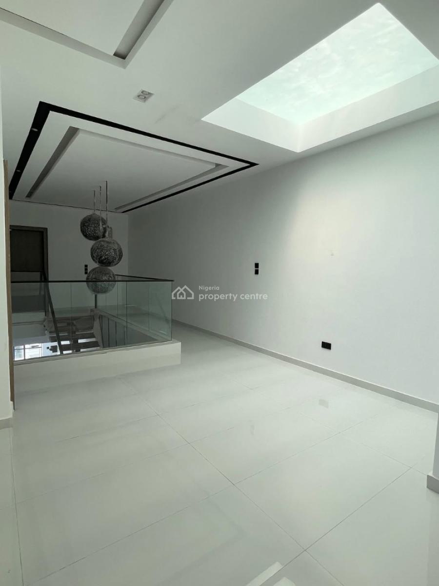 Upscale 4-bedroom Maisonette with Bq, Lekki Phase 1, Lekki, Lagos, Detached Duplex for Sale