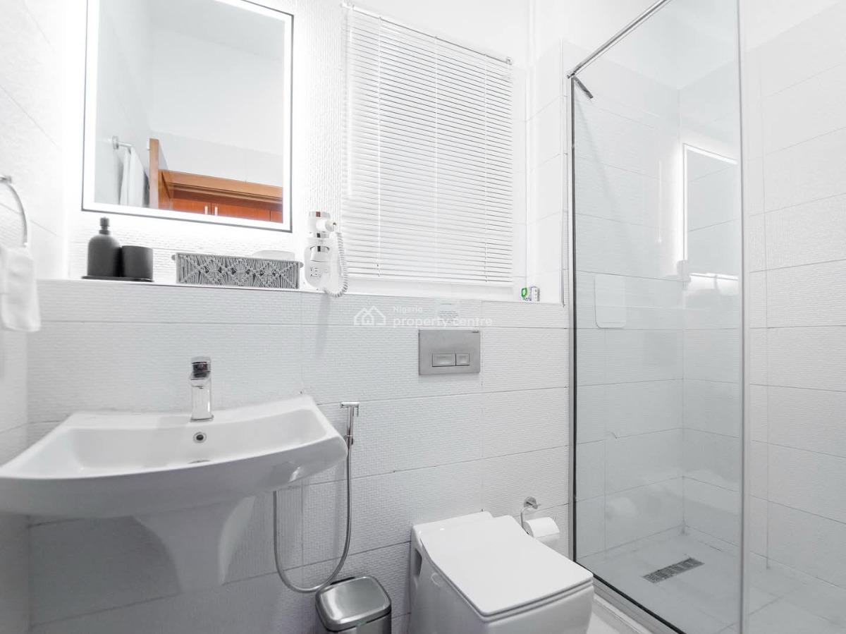Luxury Ensuite 3 Bedroom Condo with Pool/ Gym, Kunsala Road, Ikate, Lekki, Lagos, Flat / Apartment for Sale