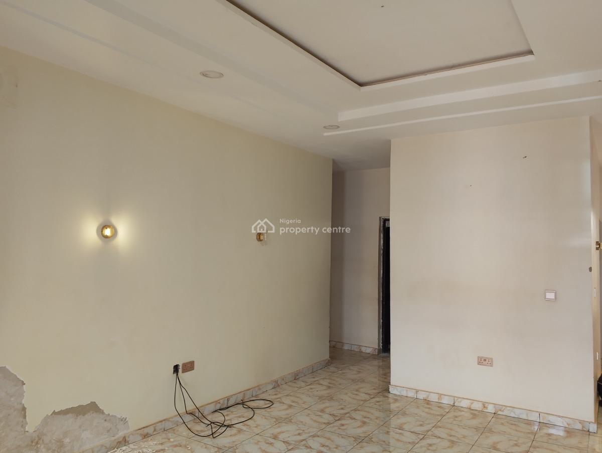 2 Bedrooms Flat, Off Chris Oyahkhilome Crescent, Durumi, Abuja, Flat / Apartment for Rent