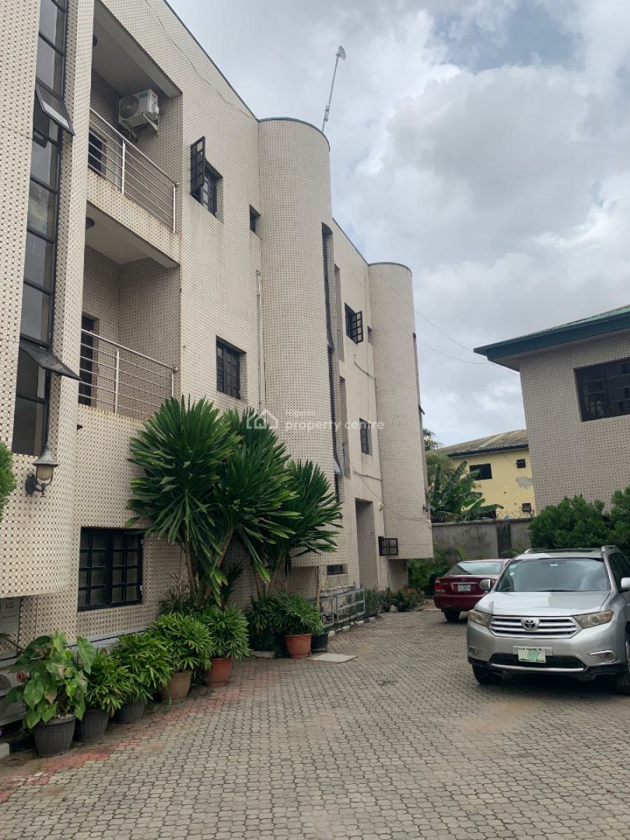 Spacious 5 Bedroom Flat, Ikeja Gra, Ikeja, Lagos, Flat / Apartment for Rent