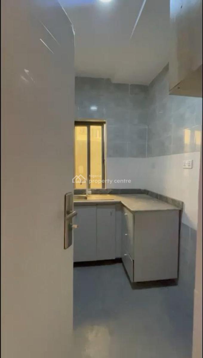 Luxury Studio Apartment, Off University Road, Abule Ijesha,yaba,lagos., Abule Ijesha, Yaba, Lagos, Self Contain (single Rooms) for Sale