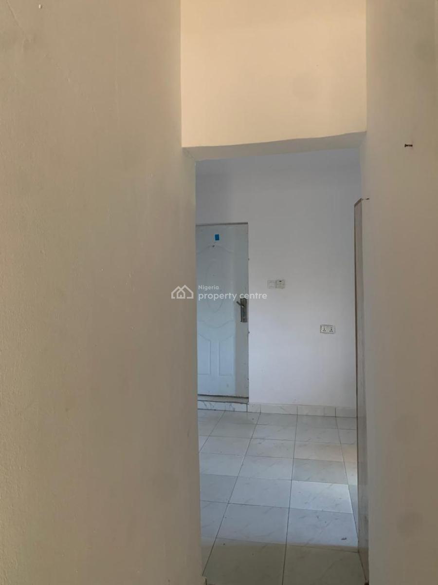 Luxury Studio Apartment, Off University Road, Abule Ijesha,yaba,lagos., Abule Ijesha, Yaba, Lagos, Self Contain (single Rooms) for Sale