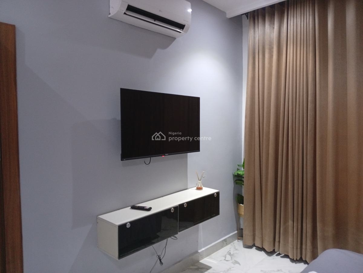 Furnished 2 Bedroom Apartment in an Estate, The Horizon Cyberville Estate, By Elegushi Beach Road, Ikate Elegushi, Lekki, Lagos, Flat / Apartment for Sale