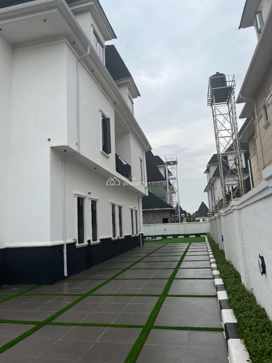 6 Bedroom Bathroom Detached, in an Estate, Gwarinpa, Abuja, Detached Duplex for Sale