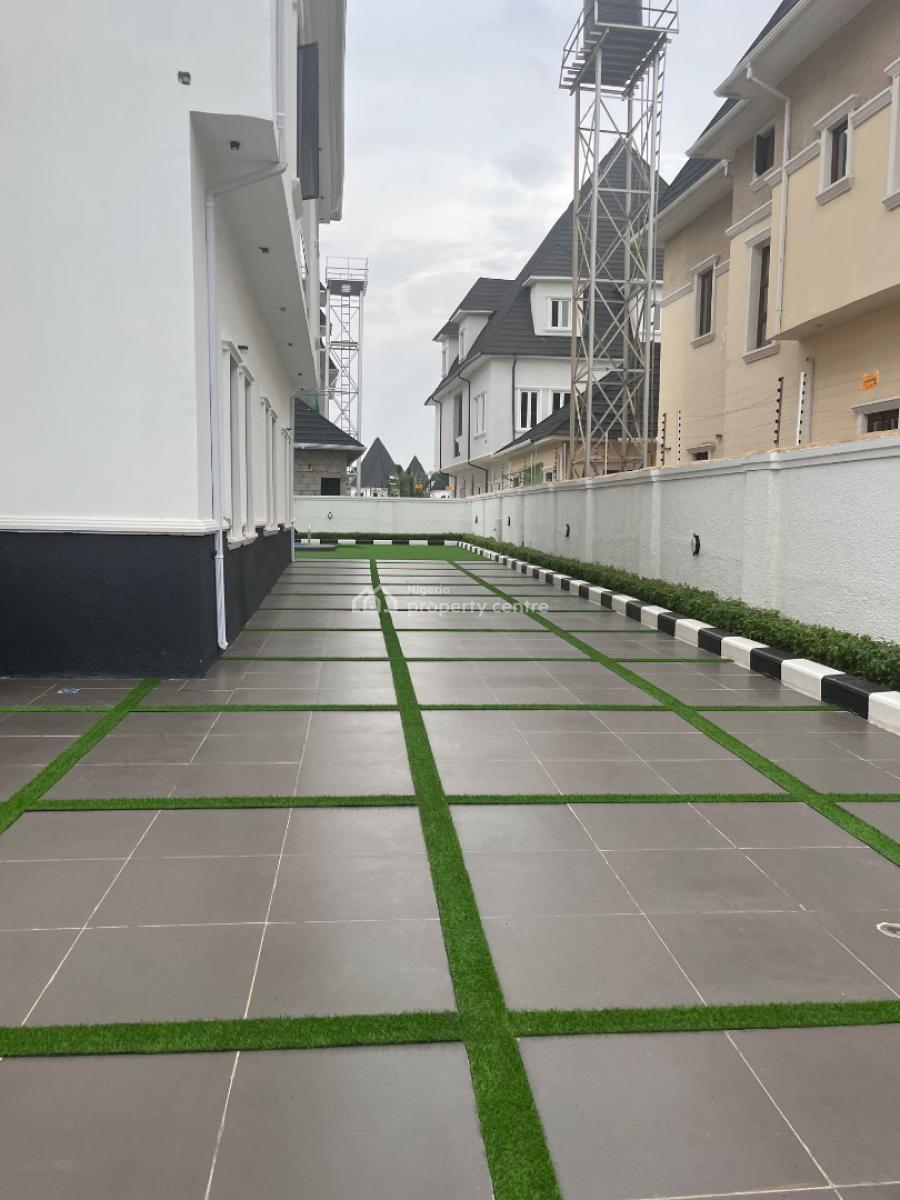 6 Bedroom Bathroom Detached, in an Estate, Gwarinpa, Abuja, Detached Duplex for Sale