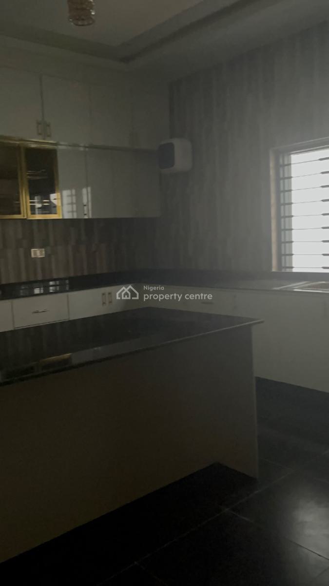 6 Bedroom Bathroom Detached, in an Estate, Gwarinpa, Abuja, Detached Duplex for Sale