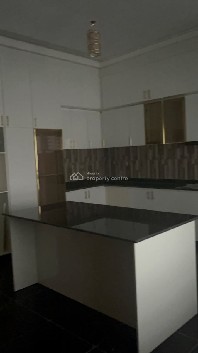 6 Bedroom Bathroom Detached, in an Estate, Gwarinpa, Abuja, Detached Duplex for Sale