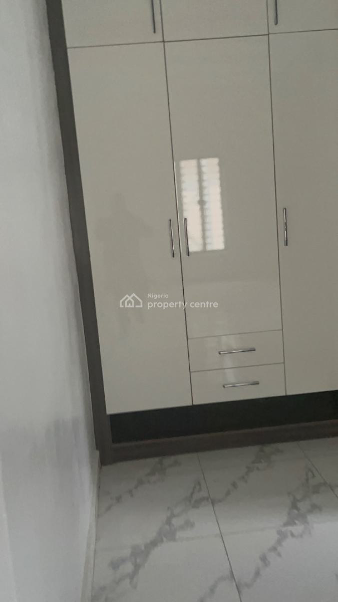 6 Bedroom Bathroom Detached, in an Estate, Gwarinpa, Abuja, Detached Duplex for Sale