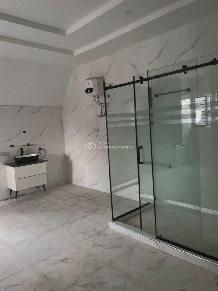 6 Bedroom Bathroom Detached, in an Estate, Gwarinpa, Abuja, Detached Duplex for Sale