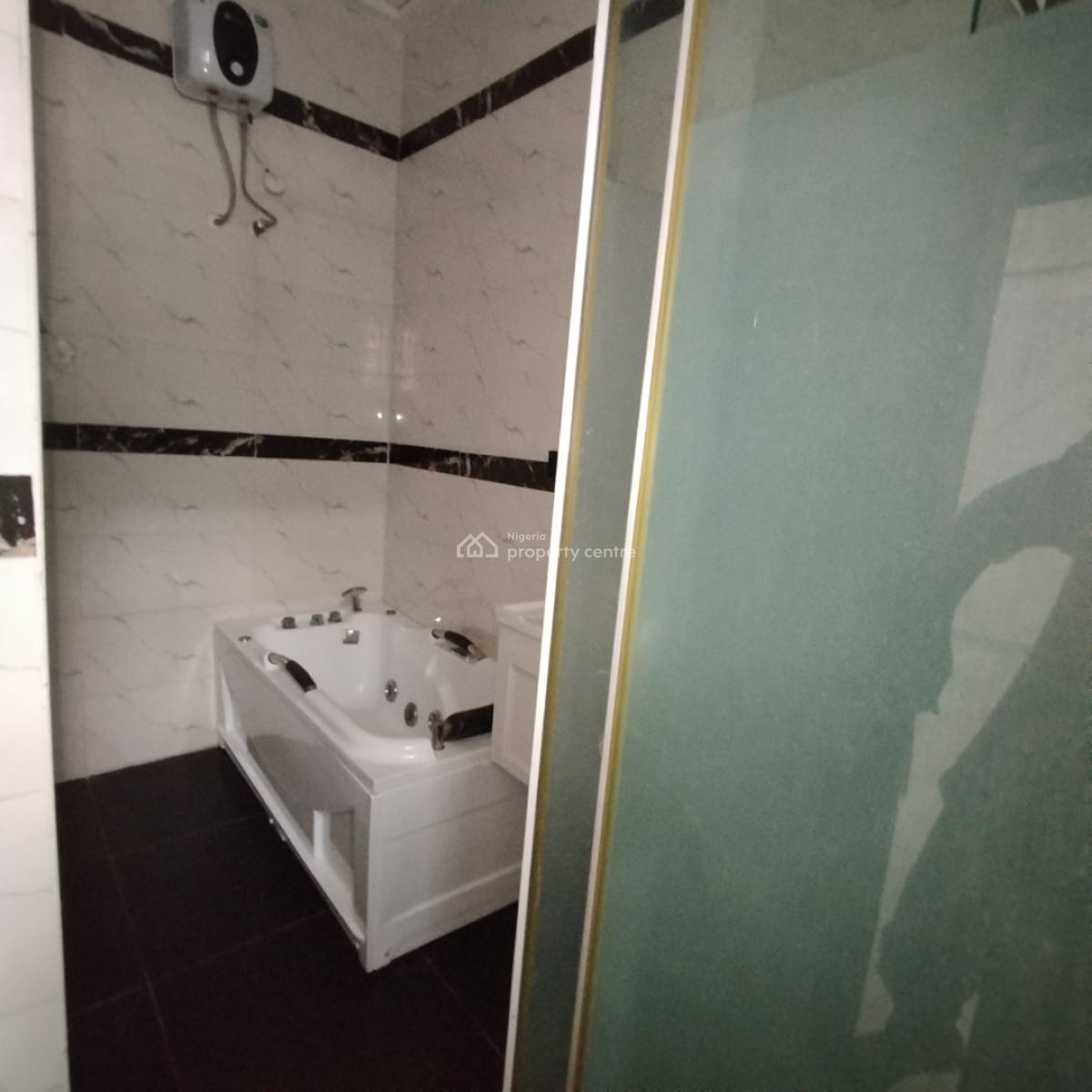Fantastic 4 Bedroom Terrace Duplex, Estate Near Royal Pine Estate, Orchid Road, Lekki Expressway, Lekki, Lagos, Terraced Duplex for Rent