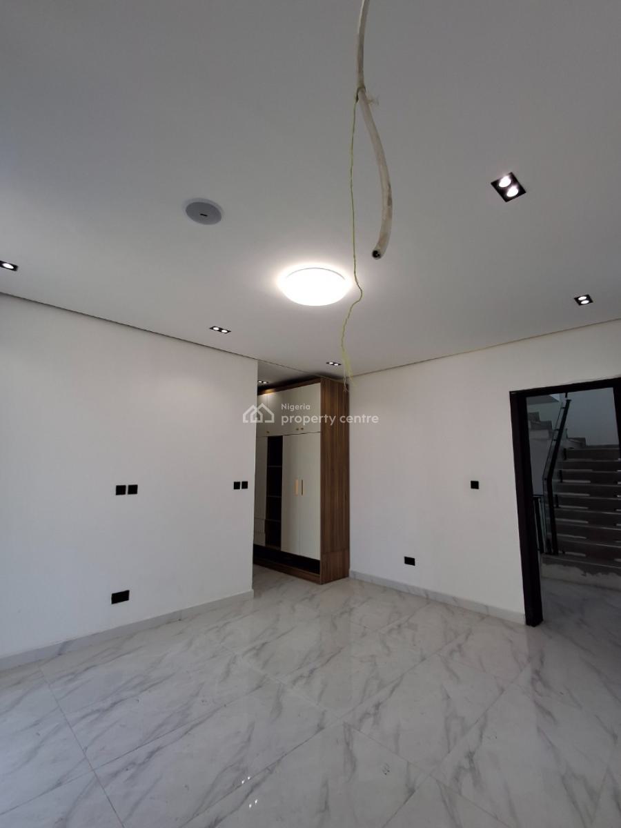 4bedroom Semi Detached Duplex, in a Well-secured Estate, Ikate Elegushi, Lekki, Lagos, Semi-detached Duplex for Sale