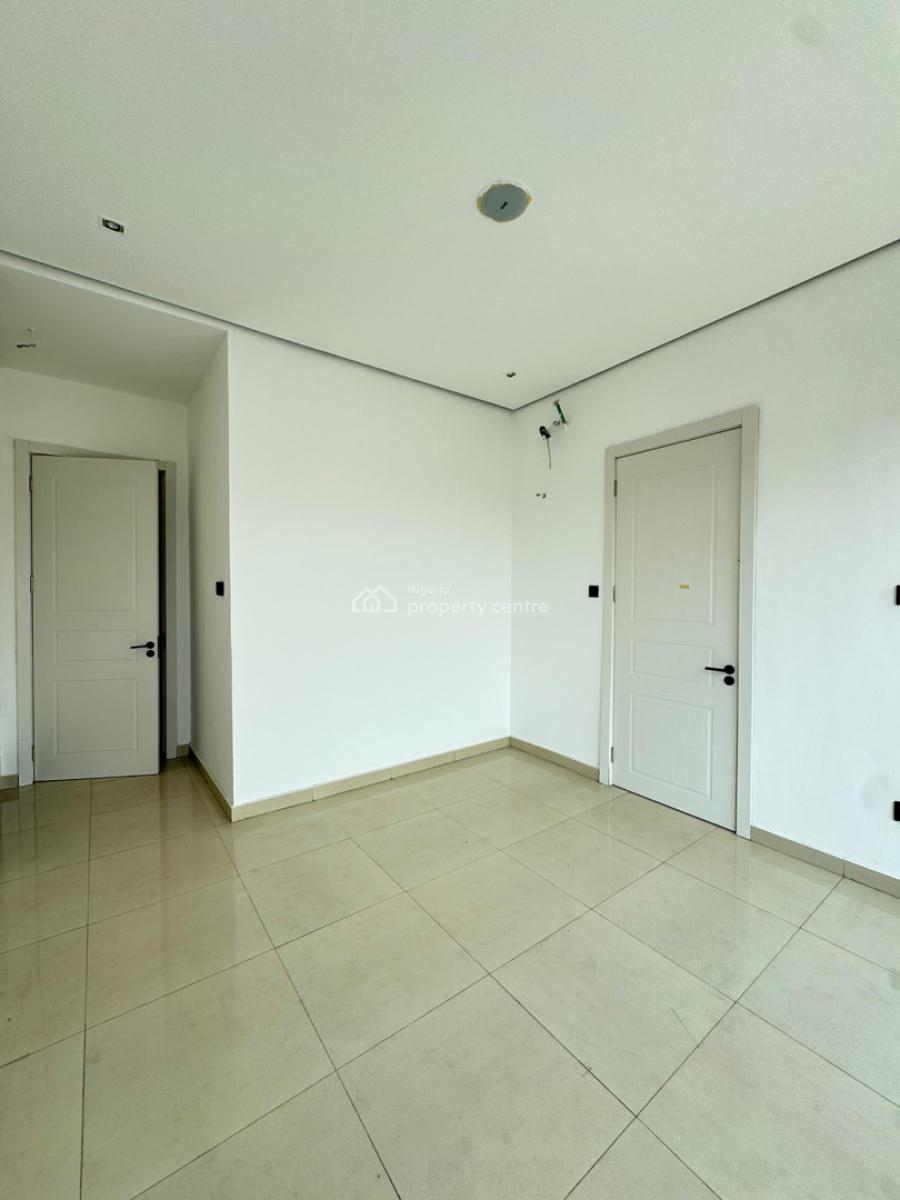 Spacious  3  Bedroom Apartment, Lekki Phase 1, Lekki, Lagos, Terraced Duplex for Sale