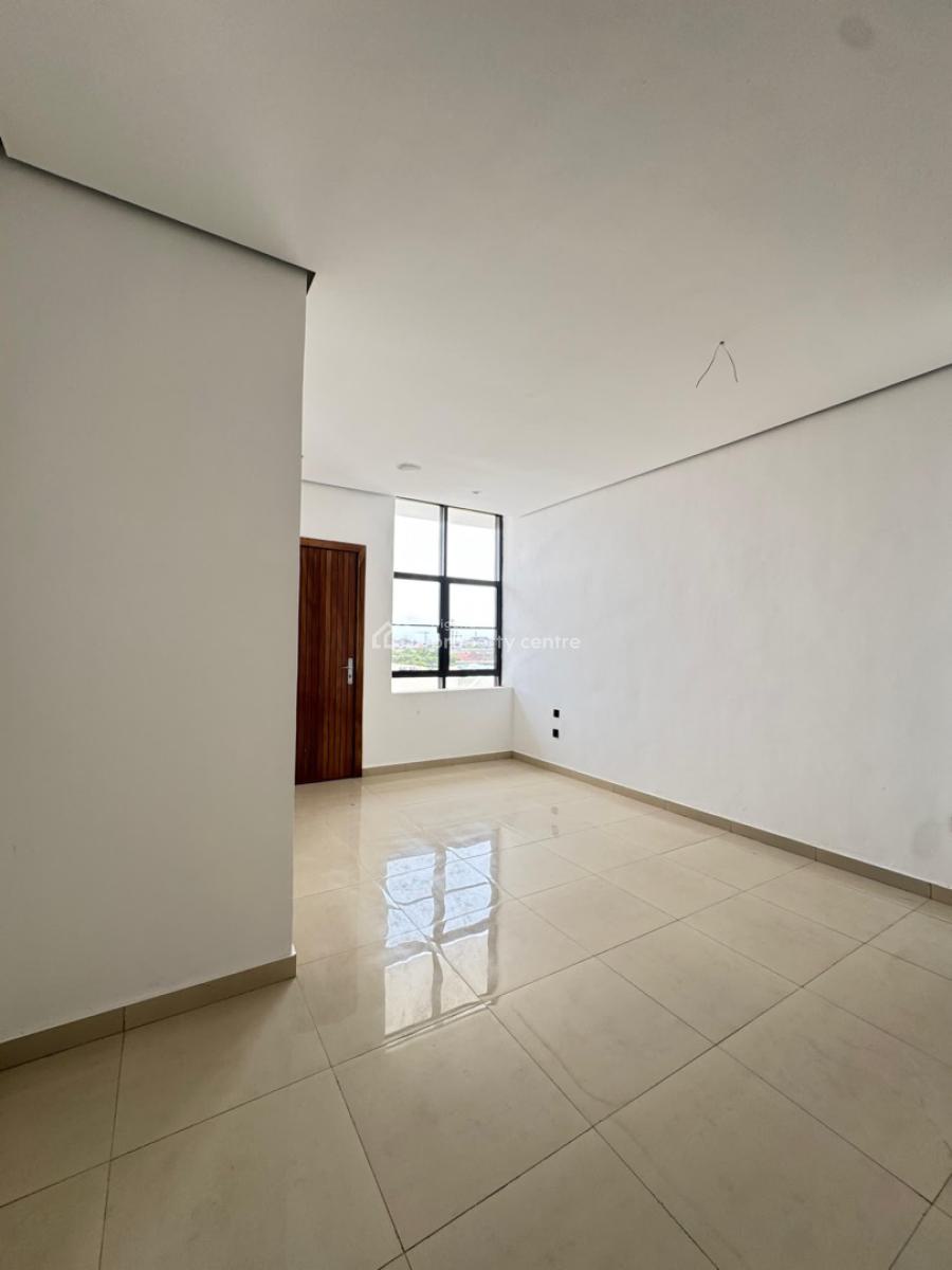 Spacious  3  Bedroom Apartment, Lekki Phase 1, Lekki, Lagos, Terraced Duplex for Sale