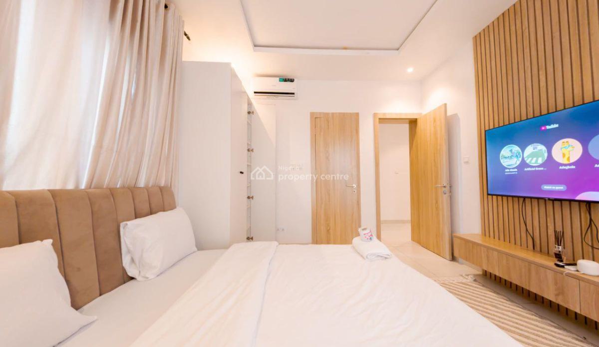Brand New 2bed Smart Home with Rooftop Pool,ps5 and Gym, Lekki Phase 1, Lekki, Lagos, House Short Let