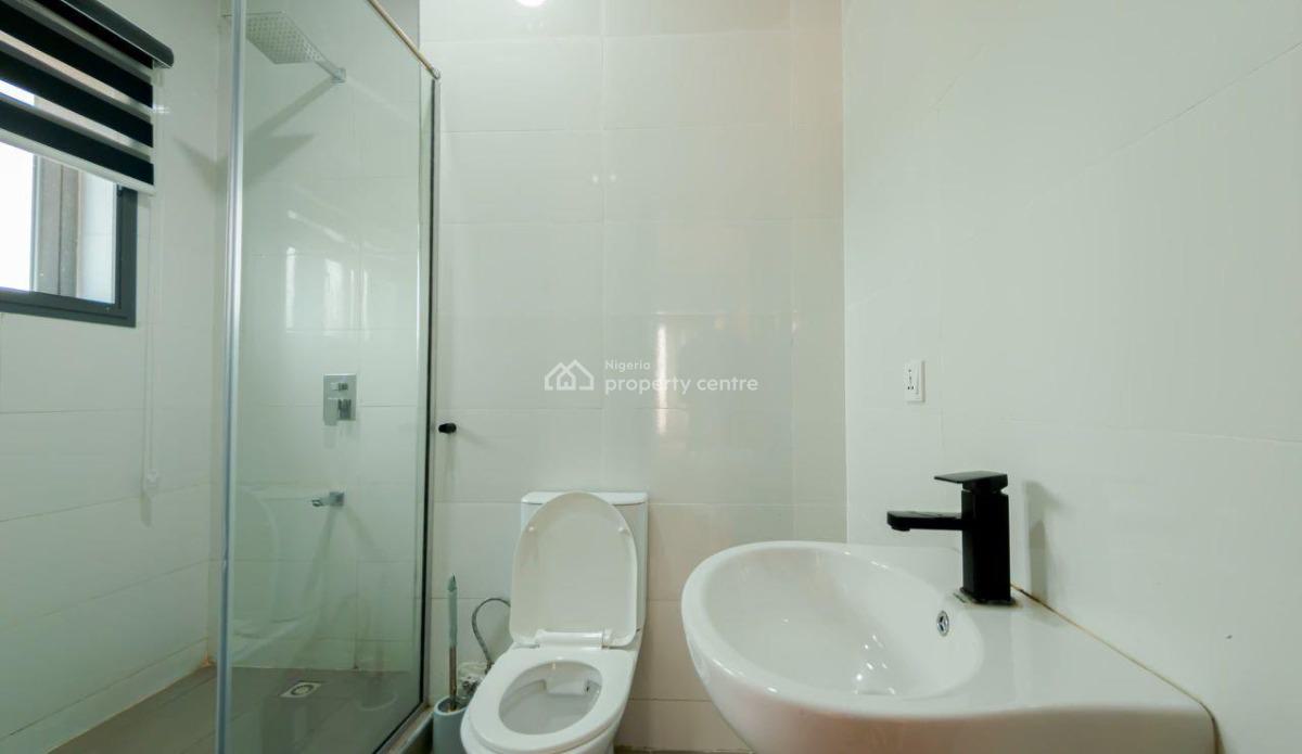 Brand New 2bed Smart Home with Rooftop Pool,ps5 and Gym, Lekki Phase 1, Lekki, Lagos, House Short Let