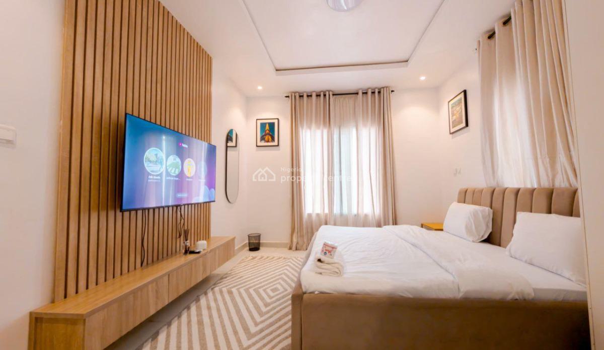Brand New 2bed Smart Home with Rooftop Pool,ps5 and Gym, Lekki Phase 1, Lekki, Lagos, House Short Let