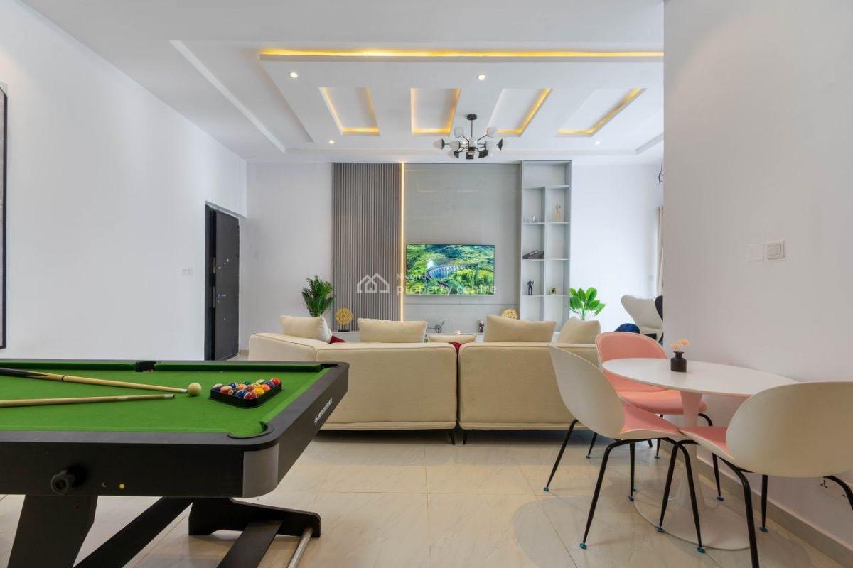 Luxury 2 Bedroom Apartment with Rooftop Pool., Lekki Phase 1, Lekki, Lagos, Flat / Apartment Short Let