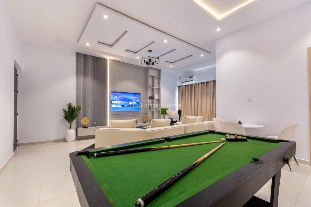 Luxury 2 Bedroom Apartment with Rooftop Pool., Lekki Phase 1, Lekki, Lagos, Flat / Apartment Short Let