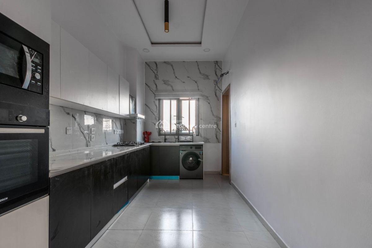 Luxury 2 Bedroom Apartment with Rooftop Pool., Lekki Phase 1, Lekki, Lagos, Flat / Apartment Short Let