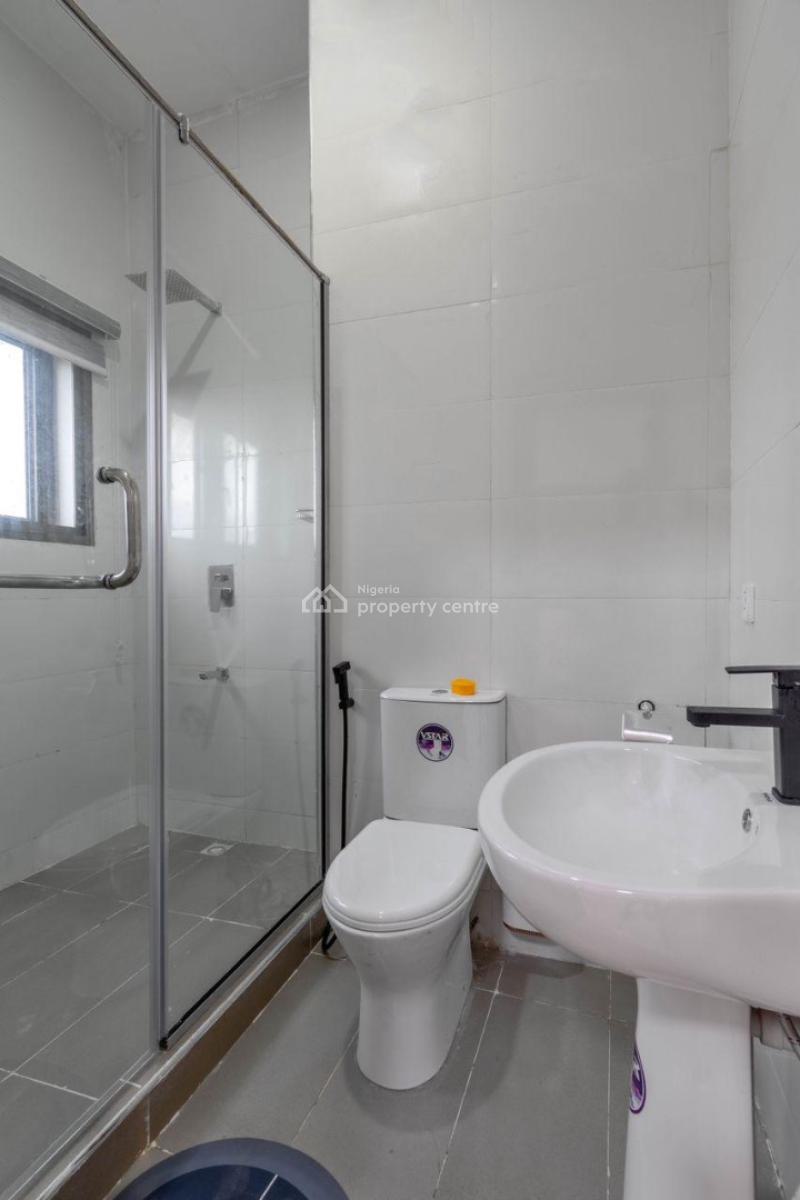 Luxury 2 Bedroom Apartment with Rooftop Pool., Lekki Phase 1, Lekki, Lagos, Flat / Apartment Short Let