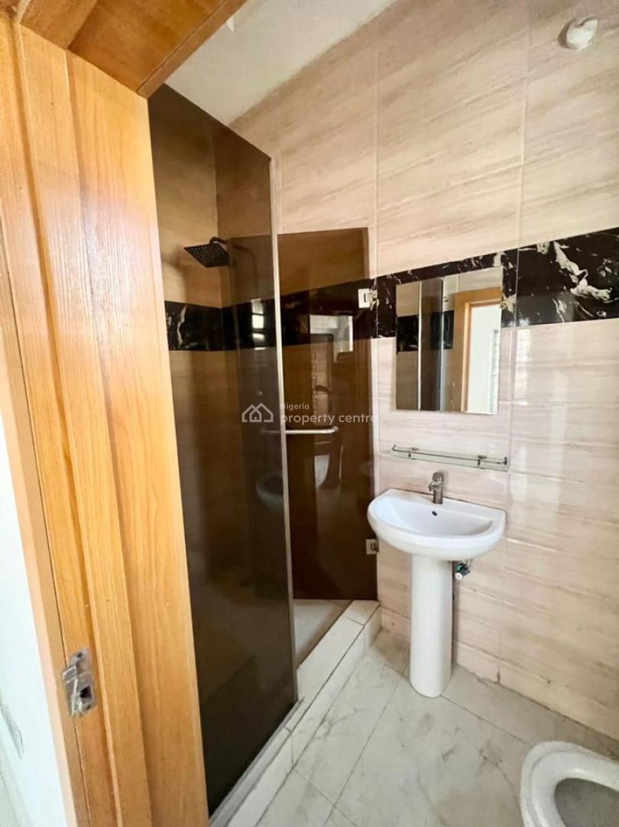 Luxury Spacious Master Bedroom Self Contain, Ikota, Lekki, Lagos, Self Contain (single Rooms) for Rent