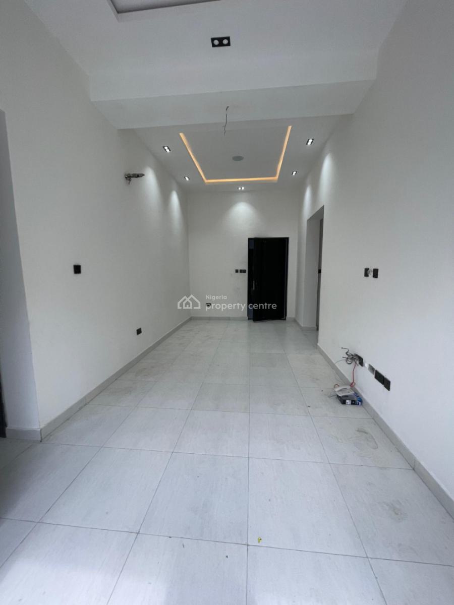 Nicely Built 2 Bedroom Apartment with Bq, Elevator and Gym, Lekki Phase 1, Lekki, Lagos, Flat / Apartment for Rent