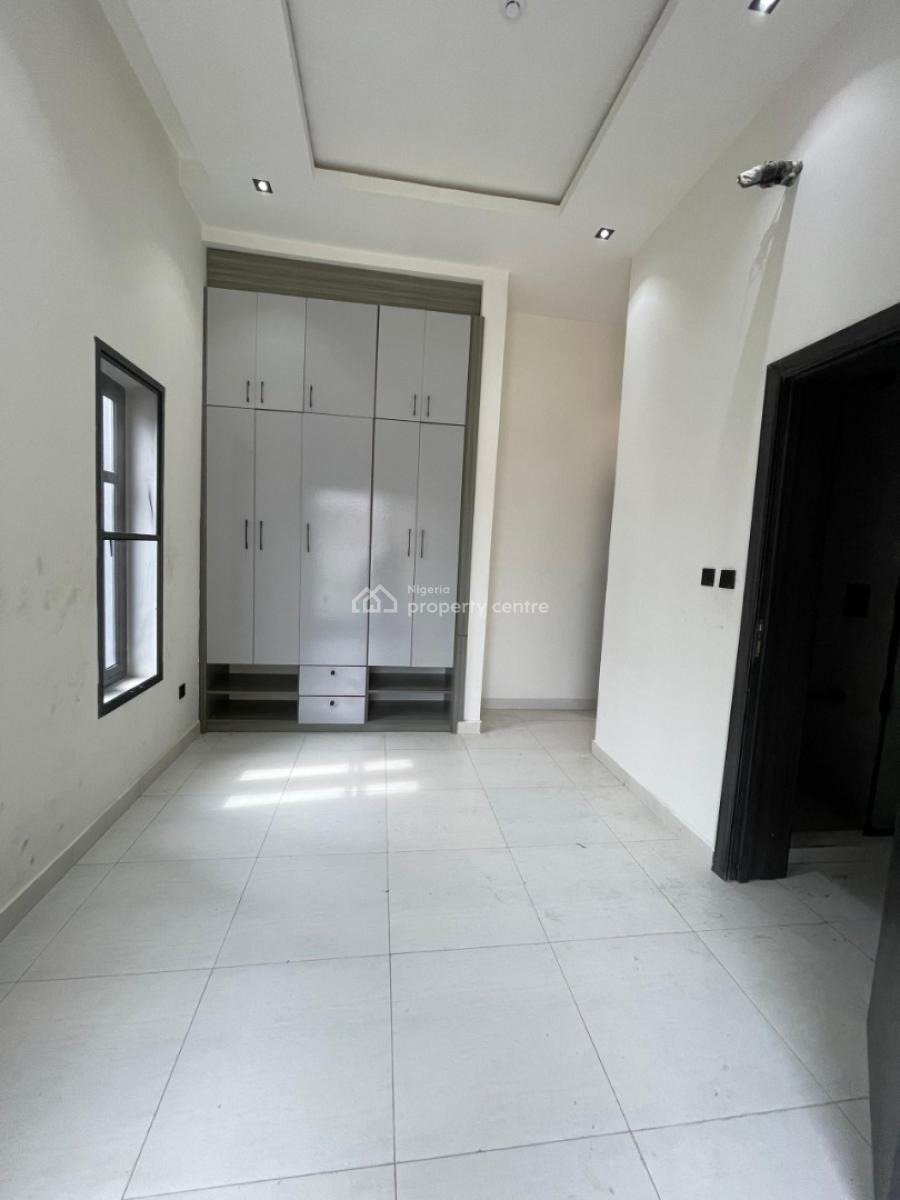 Nicely Built 2 Bedroom Apartment with Bq, Elevator and Gym, Lekki Phase 1, Lekki, Lagos, Flat / Apartment for Rent