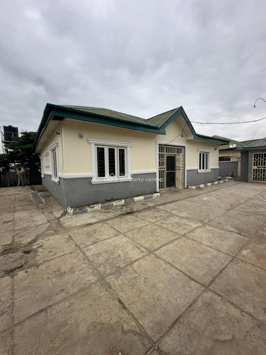 Well Finished 3bedroom Bungalow, Lugbe Abuja, Lugbe District, Abuja, Detached Bungalow for Rent