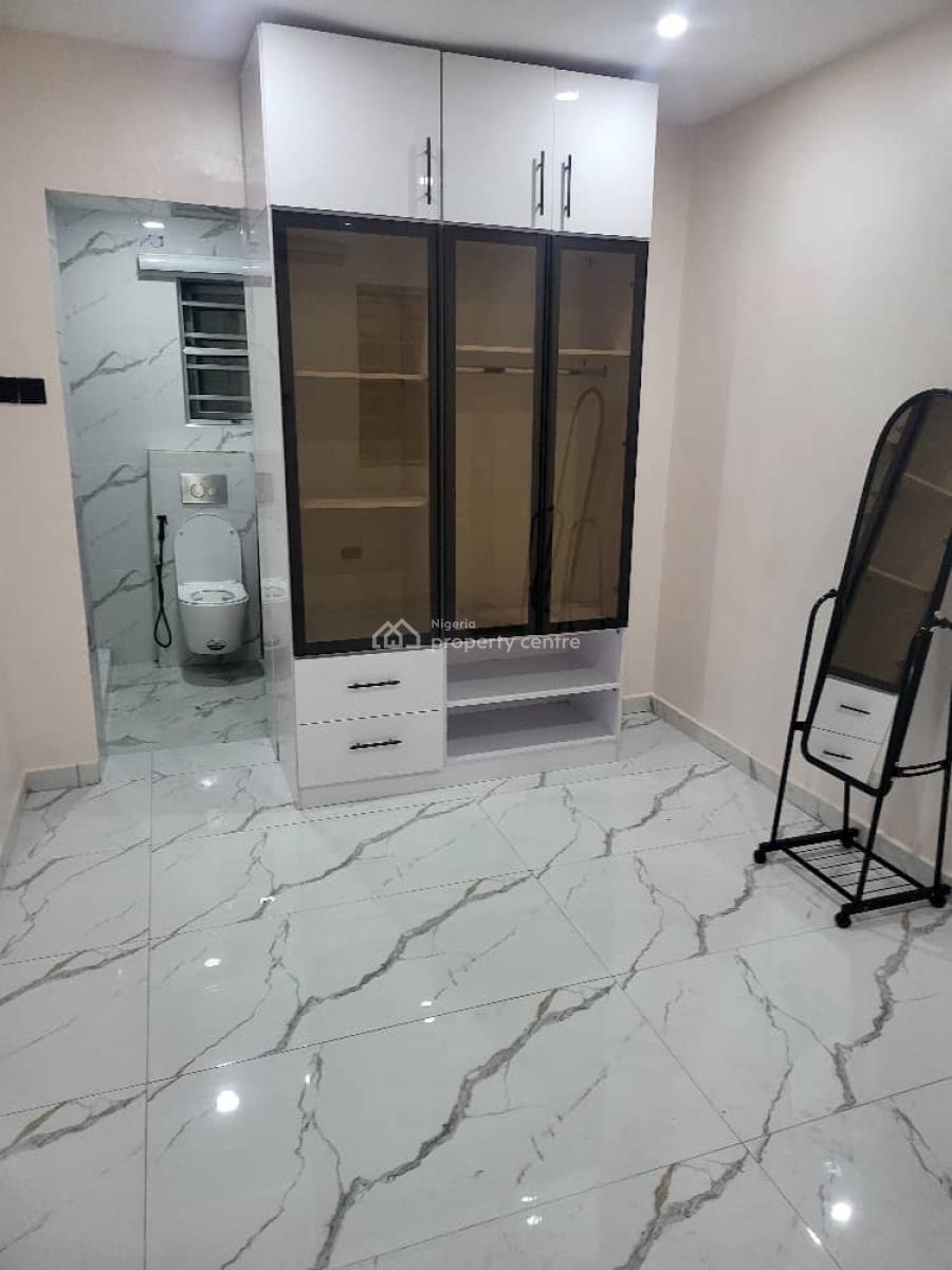 2 Bedroom Furnished Apartment., Maryland, Lagos, Flat / Apartment for Sale