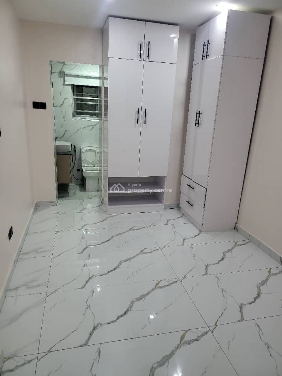 2 Bedroom Furnished Apartment., Maryland, Lagos, Flat / Apartment for Sale