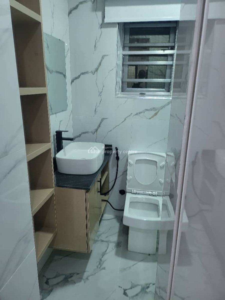 2 Bedroom Furnished Apartment., Maryland, Lagos, Flat / Apartment for Sale