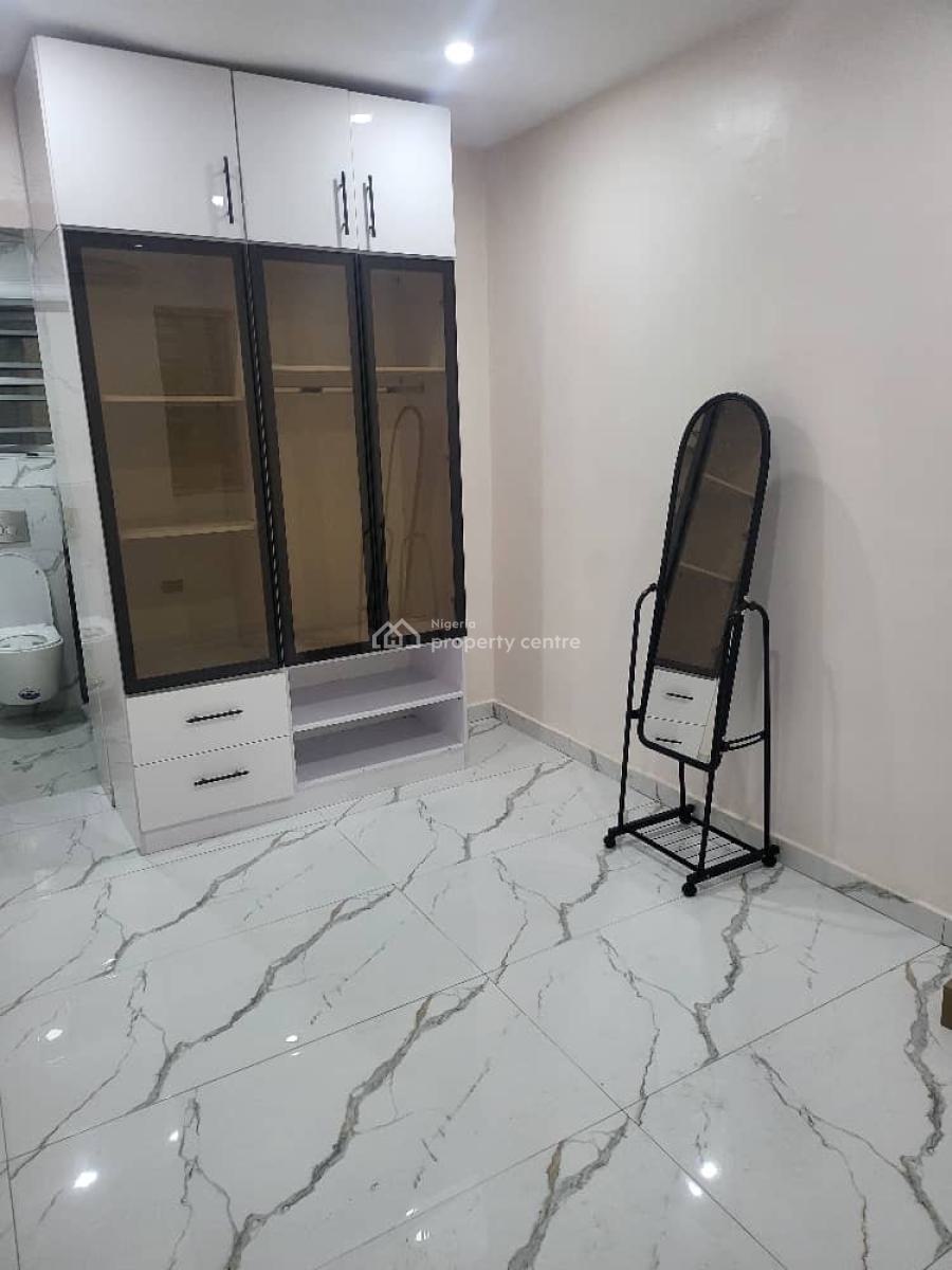 2 Bedroom Furnished Apartment., Maryland, Lagos, Flat / Apartment for Sale