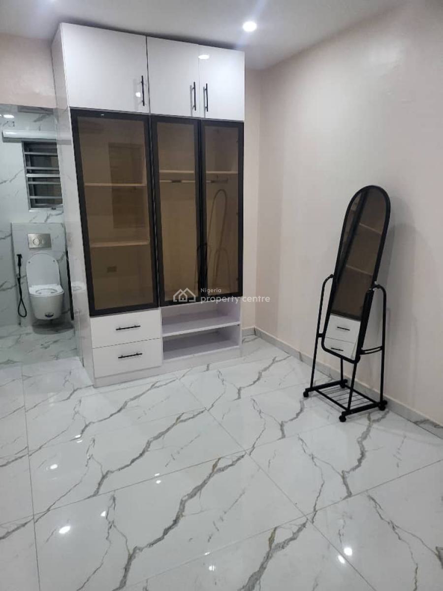 2 Bedroom Furnished Apartment., Maryland, Lagos, Flat / Apartment for Sale