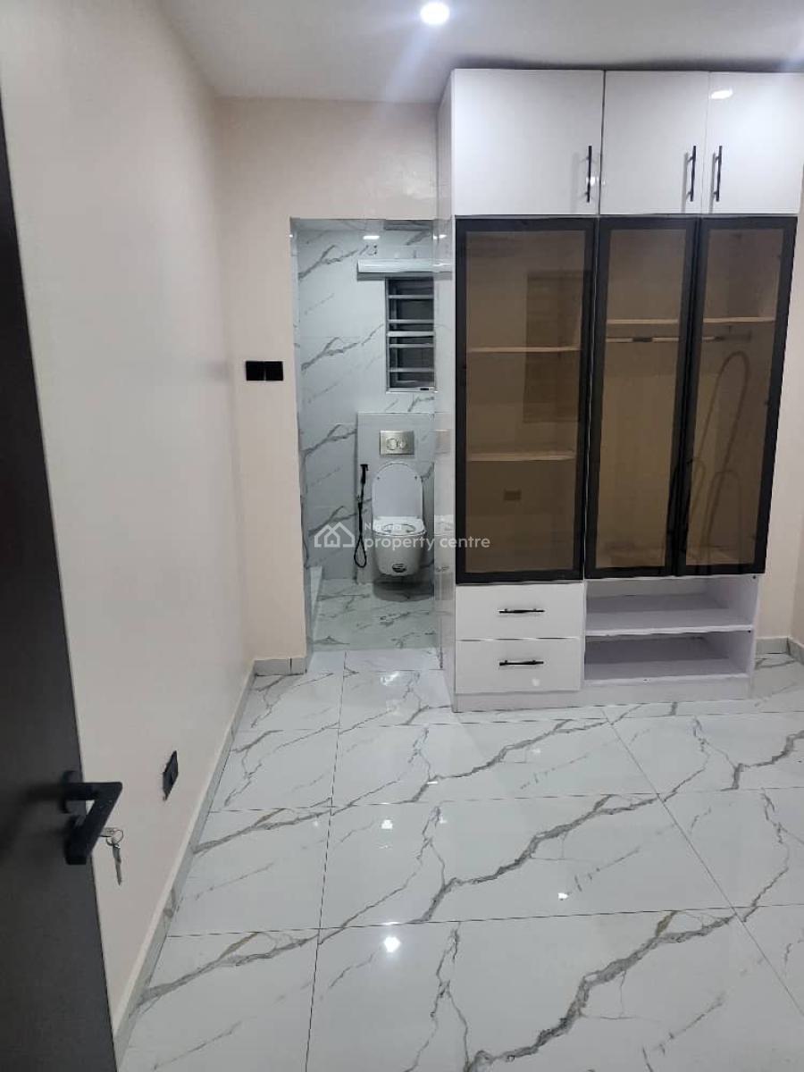 2 Bedroom Furnished Apartment., Maryland, Lagos, Flat / Apartment for Sale