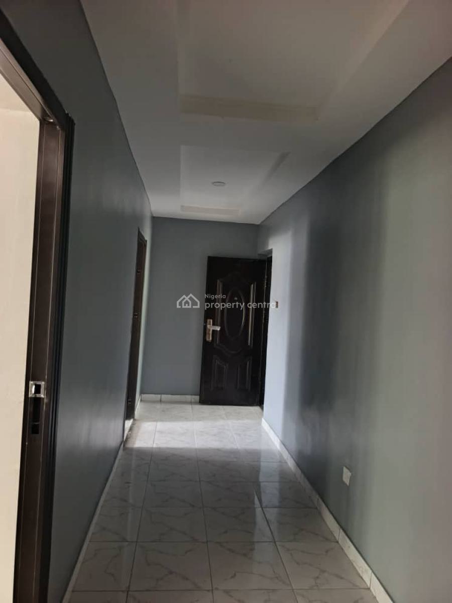 Lovely and Specious 3bedroom Flat Upstairs at Grammar School Ojodu, Grammar School Ojodu, Ojodu, Lagos, Flat / Apartment for Rent