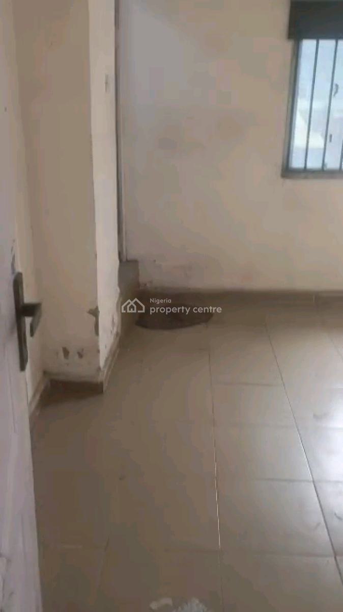 Standard N Executive  Two Bedroom Flat, Alagomeji, Yaba, Lagos, Flat / Apartment for Rent