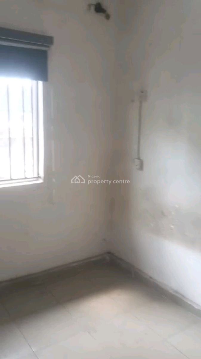 Standard N Executive  Two Bedroom Flat, Alagomeji, Yaba, Lagos, Flat / Apartment for Rent
