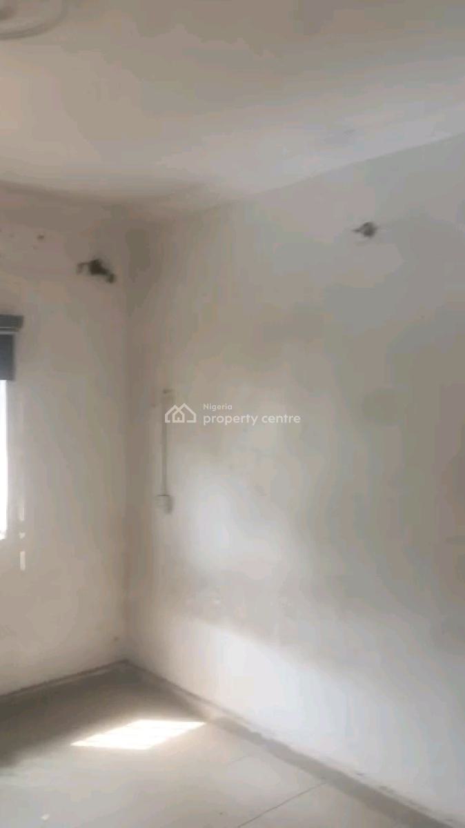 Standard N Executive  Two Bedroom Flat, Alagomeji, Yaba, Lagos, Flat / Apartment for Rent