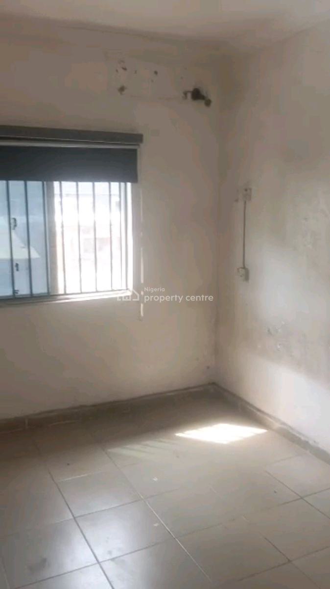 Standard N Executive  Two Bedroom Flat, Alagomeji, Yaba, Lagos, Flat / Apartment for Rent