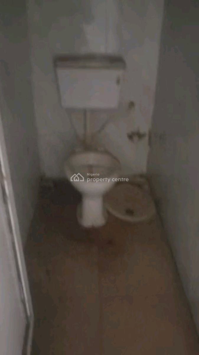 Standard N Executive  Two Bedroom Flat, Alagomeji, Yaba, Lagos, Flat / Apartment for Rent