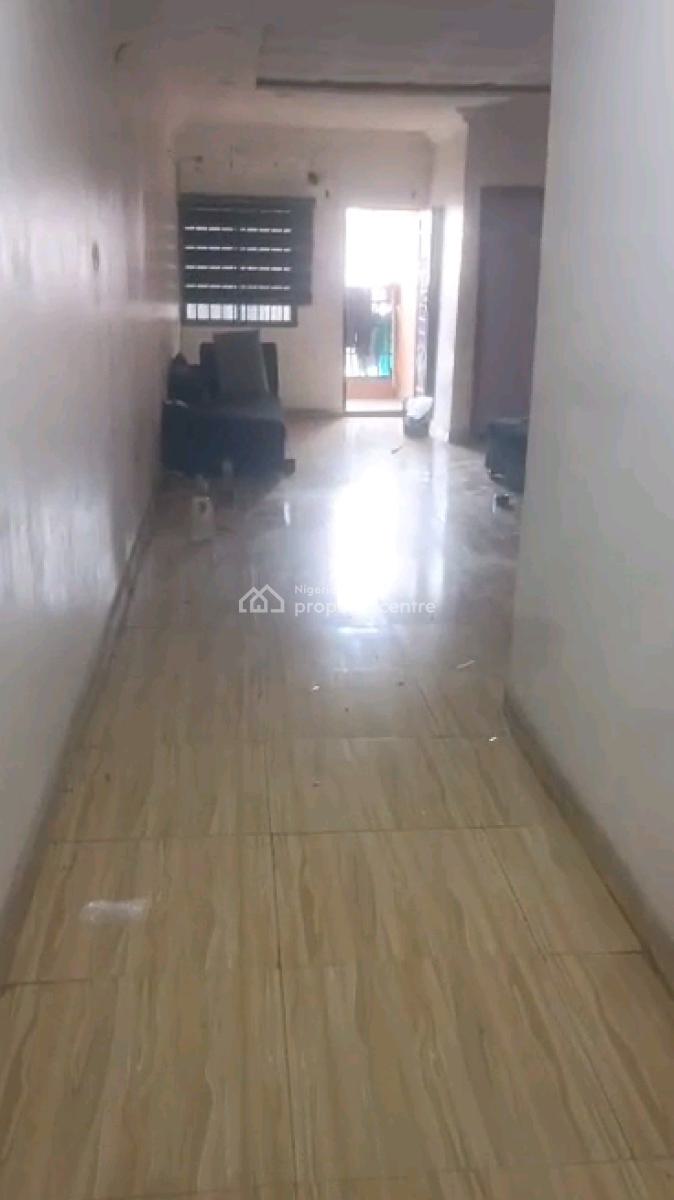 Standard N Executive  Two Bedroom Flat, Alagomeji, Yaba, Lagos, Flat / Apartment for Rent