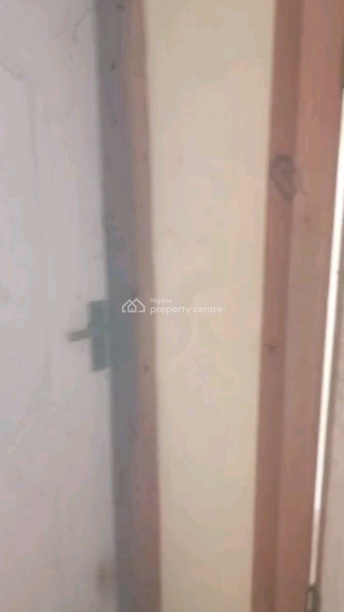 Standard N Executive  Two Bedroom Flat, Alagomeji, Yaba, Lagos, Flat / Apartment for Rent