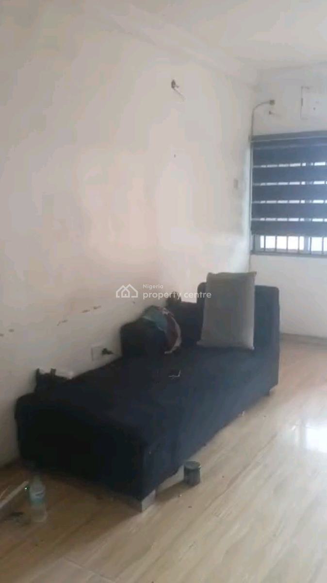 Standard N Executive  Two Bedroom Flat, Alagomeji, Yaba, Lagos, Flat / Apartment for Rent